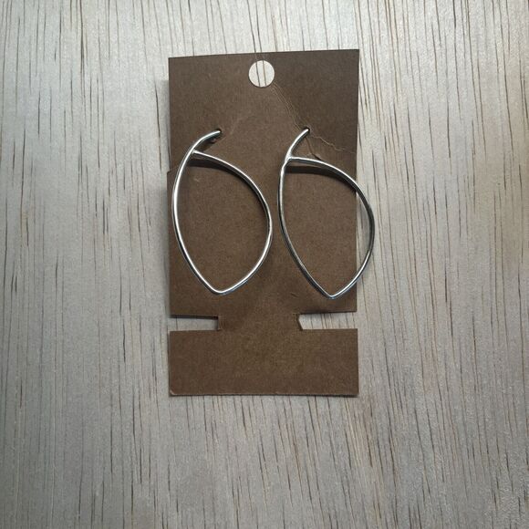 Silver Plated Pierced Dangle Earrings, unmarked, unbranded, modern, geometrical - Picture 4 of 8